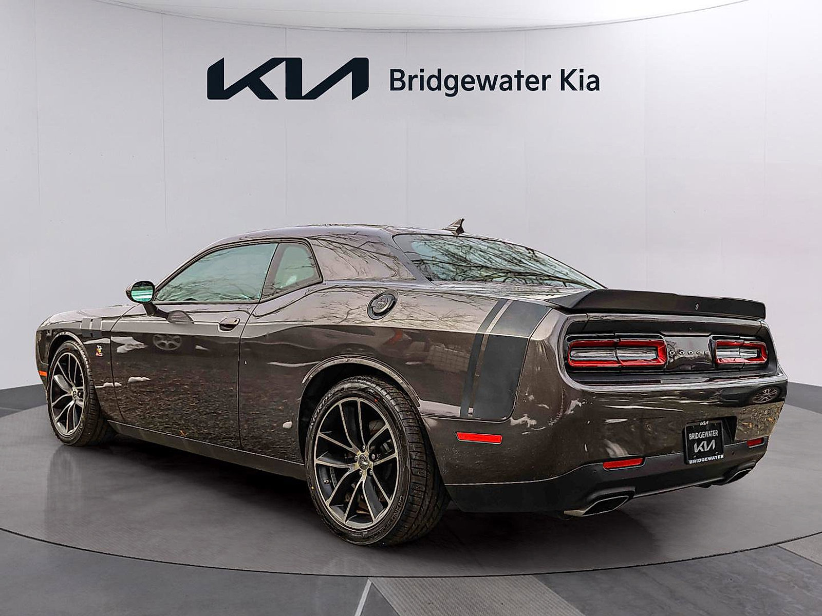 Used 2016 Dodge Challenger R/T Scat Pack w/ Leather Interior Group image 5