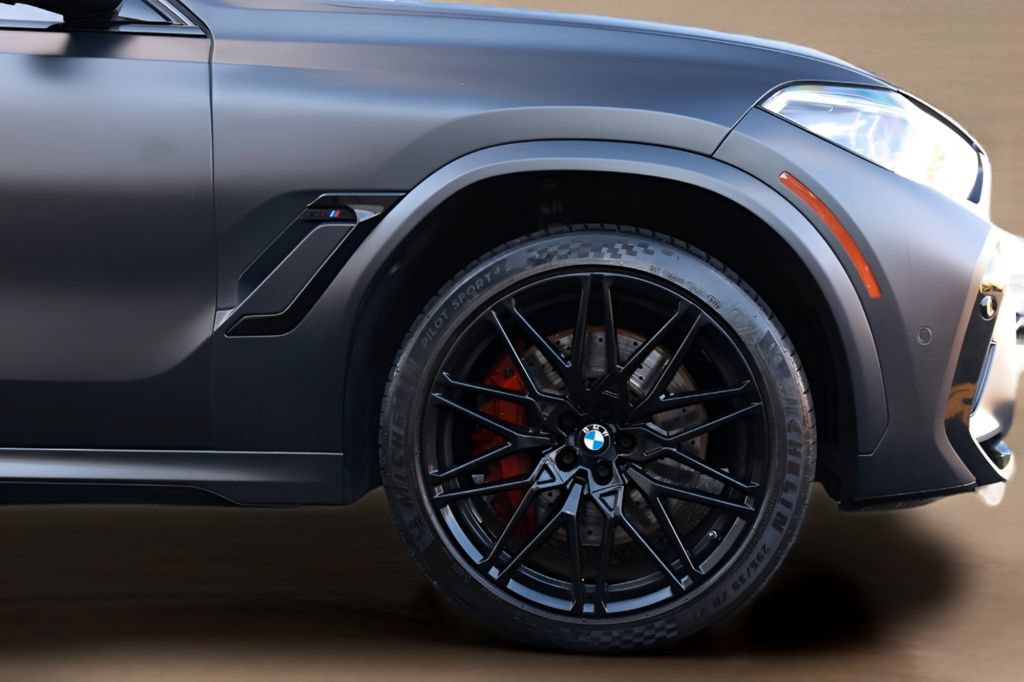 Used 2021 BMW X6 M w/ Competition Package AWD/4WD image 22
