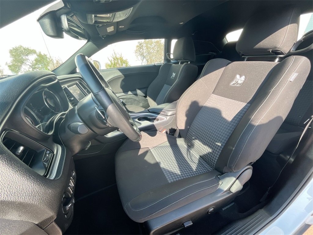 Used 2022 Dodge Challenger R/T Scat Pack w/ Scat Pack Stripe image 11