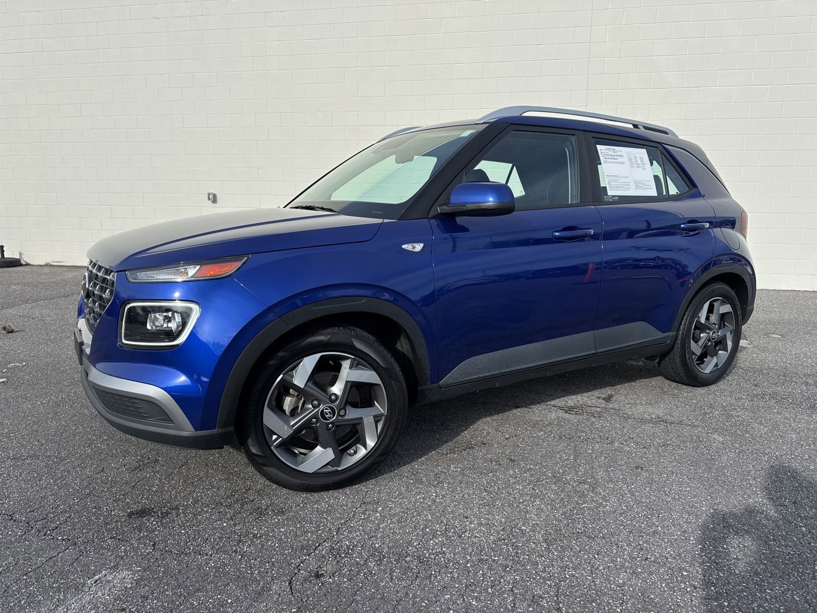 Used 2022 Hyundai Venue Limited w/ Cargo Package