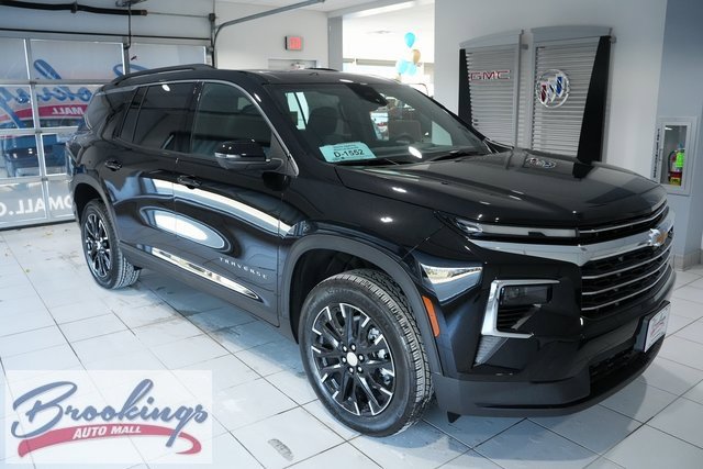 New 2026 Chevrolet Traverse LT w/ Sun and Wheel Package