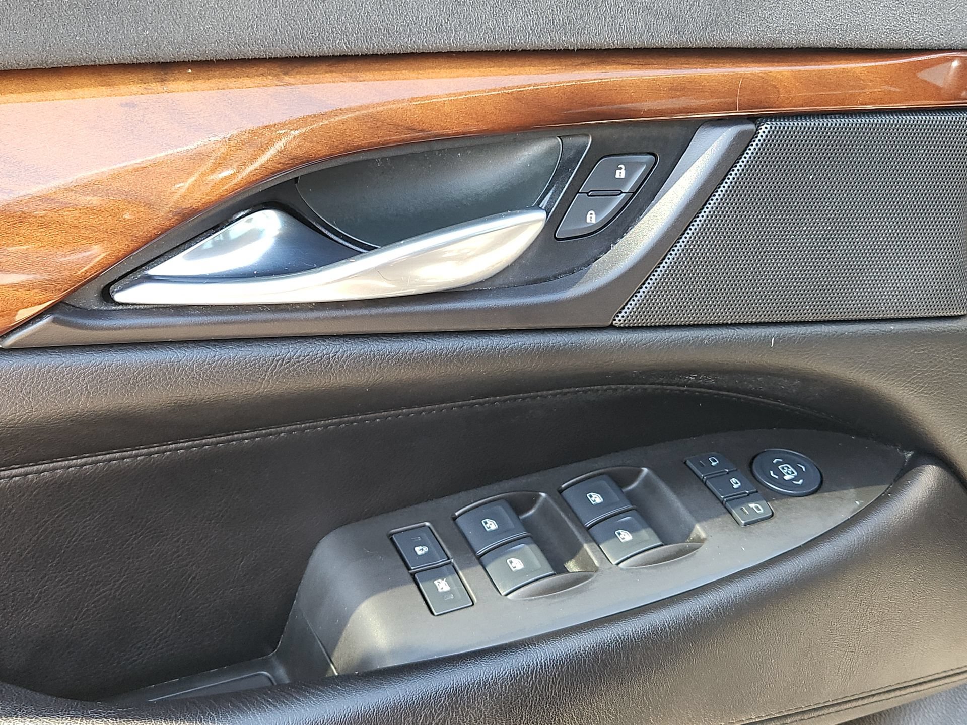 Used 2016 Cadillac Escalade ESV Premium AWD/4WD image 14