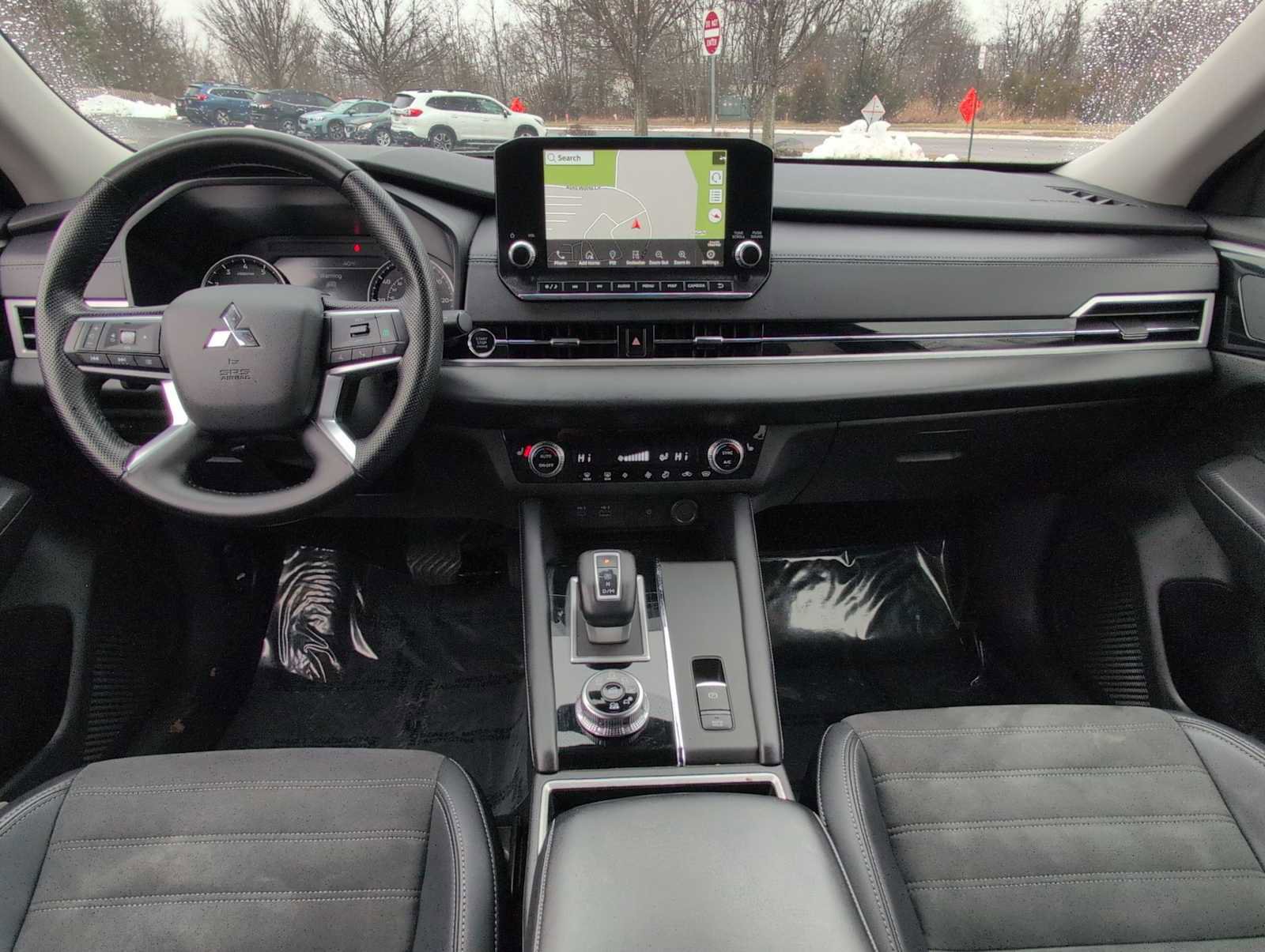 Used 2024 Mitsubishi Outlander SE image 15