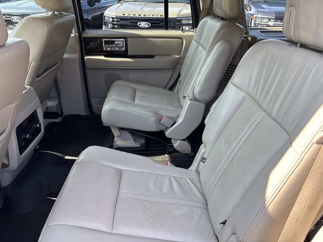 Used 2017 Lincoln Navigator Select AWD/4WD image 17