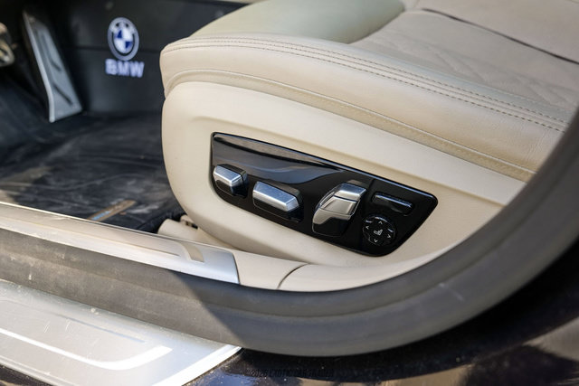Used 2019 BMW 750i xDrive w/ Executive Package AWD/4WD image 37