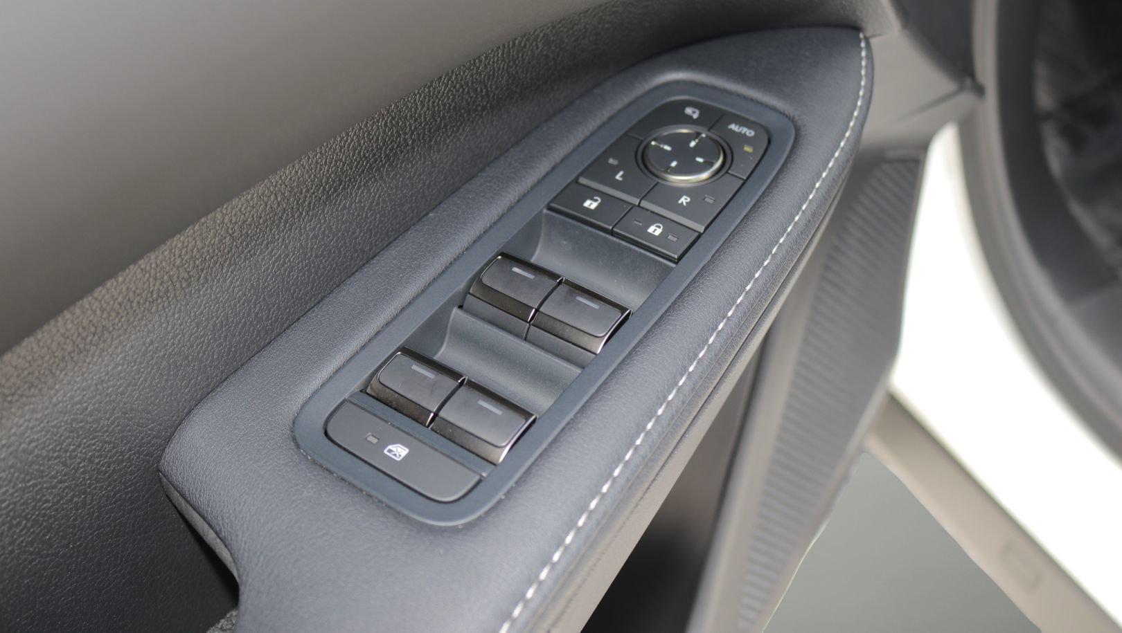 Used 2025 Lexus RX 350 Premium Plus w/ Convenience Package FWD image 10
