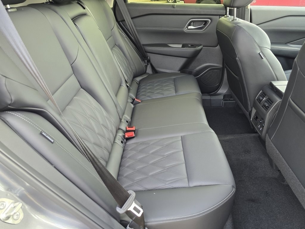 New 2026 Nissan Rogue Platinum w/ Platinum Premium Package image 12