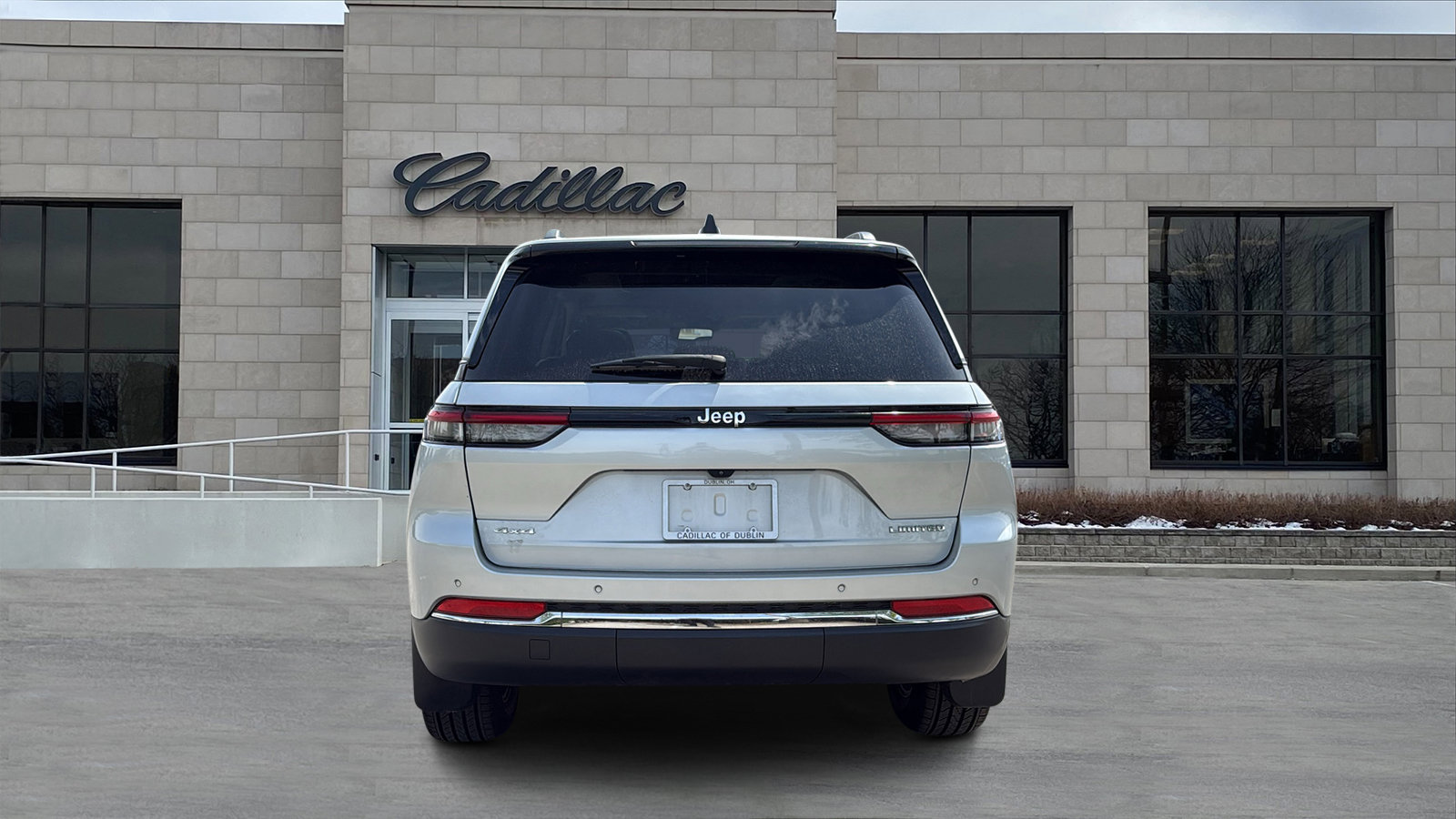 Used 2022 Jeep Grand Cherokee Limited AWD/4WD image 6