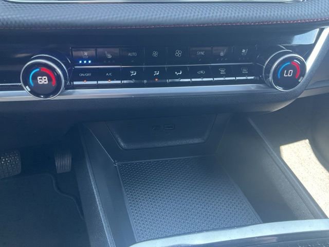 Used 2025 Chevrolet Equinox RS w/ Safety and Technology Package AWD/4WD image 7