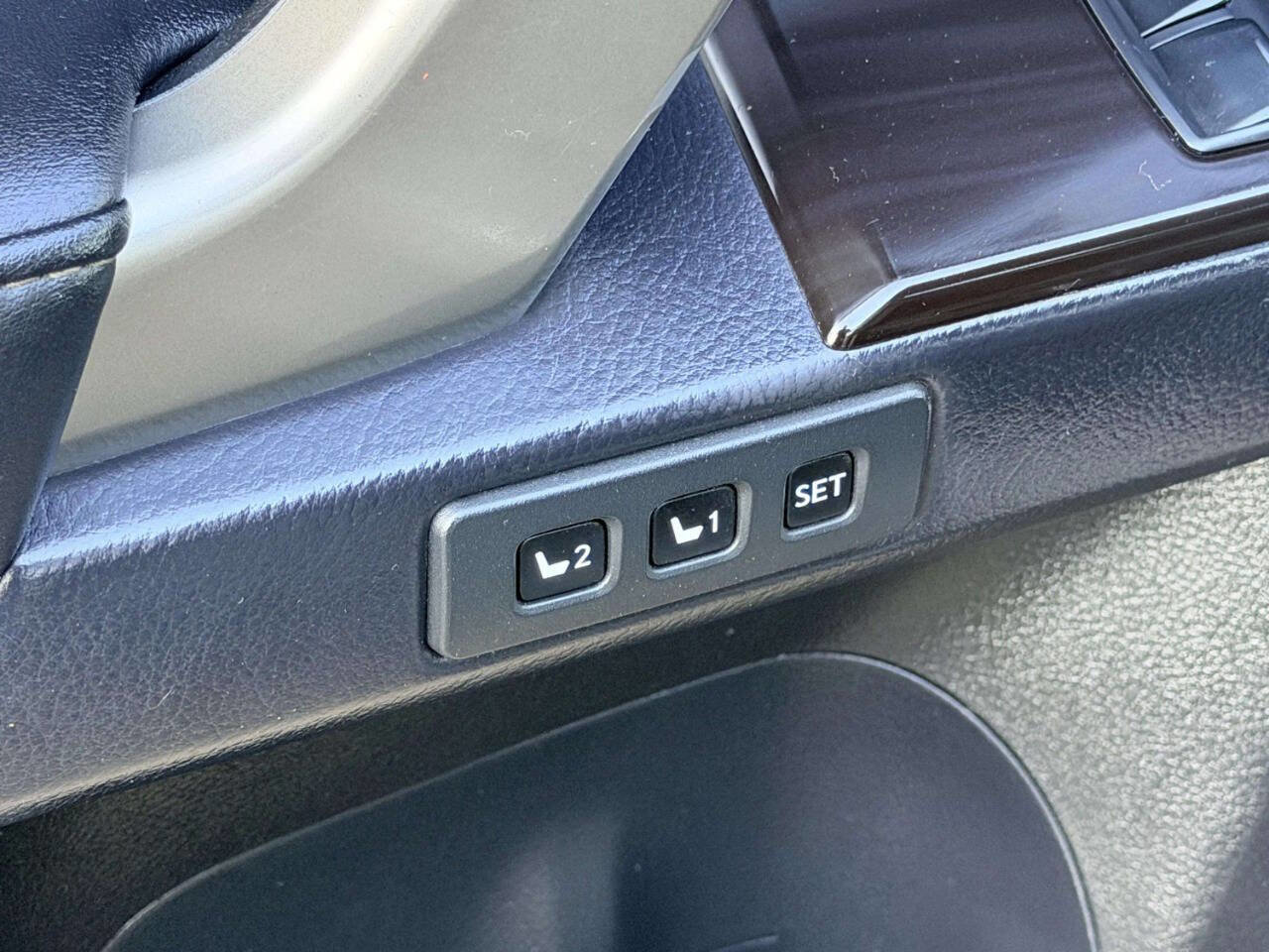 Used 2014 Lexus GX 460 image 17