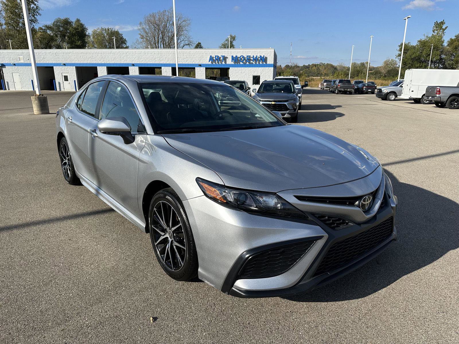 Used 2024 Toyota Camry SE image 10