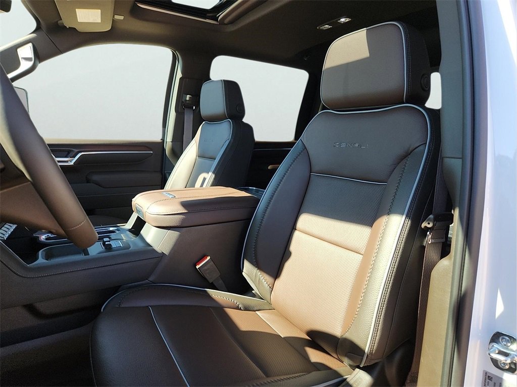 New 2026 GMC Sierra 2500 Denali w/ Denali Reserve Package image 17