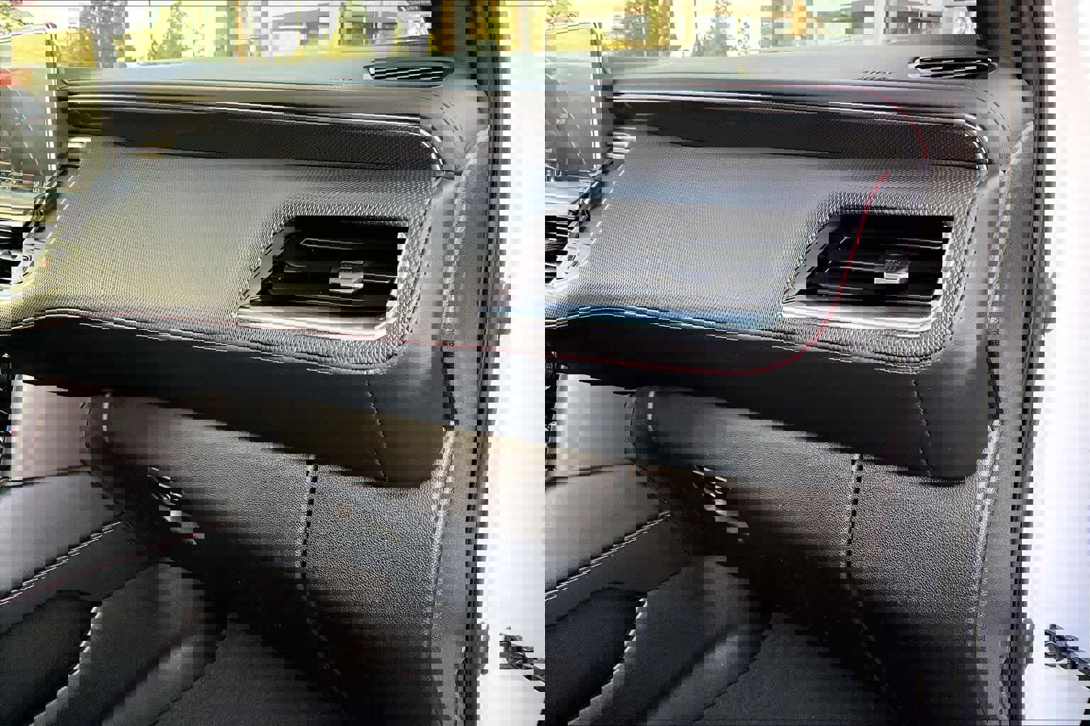 Used 2021 Chevrolet Tahoe RST w/ Luxury Package image 18