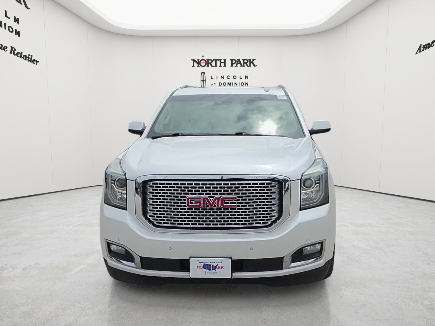 Used 2017 GMC Yukon Denali w/ Open Road Package RWD image 2