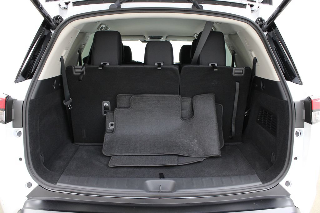Used 2026 Nissan Pathfinder SV FWD image 29