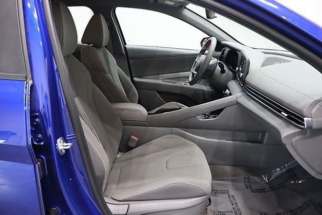 Used 2023 Hyundai Elantra SEL w/ Preferred Accessory Package image 14