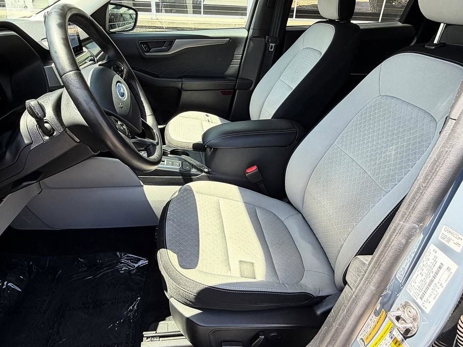 Used 2024 Ford Escape Active FWD image 23