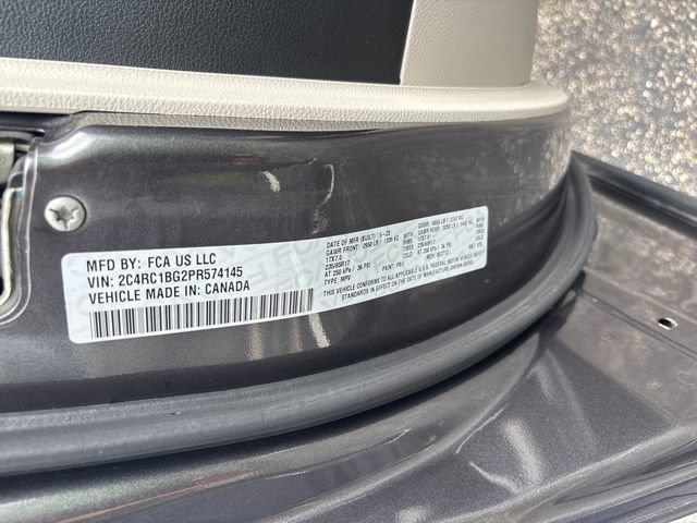 Used 2023 Chrysler Pacifica Touring-L FWD image 30