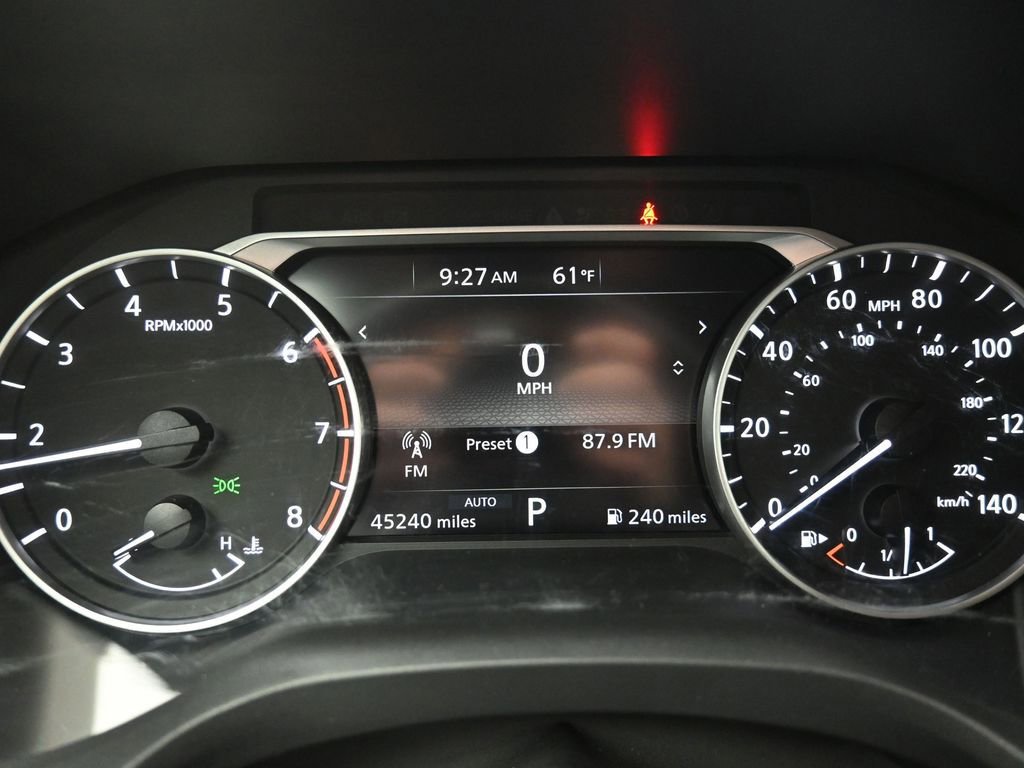 Used 2025 Nissan Rogue SV AWD/4WD image 12