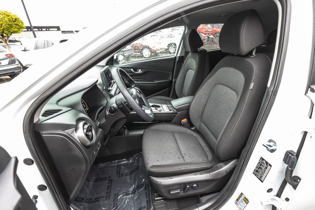 Used 2023 Hyundai Kona SE w/ Cargo Package image 23