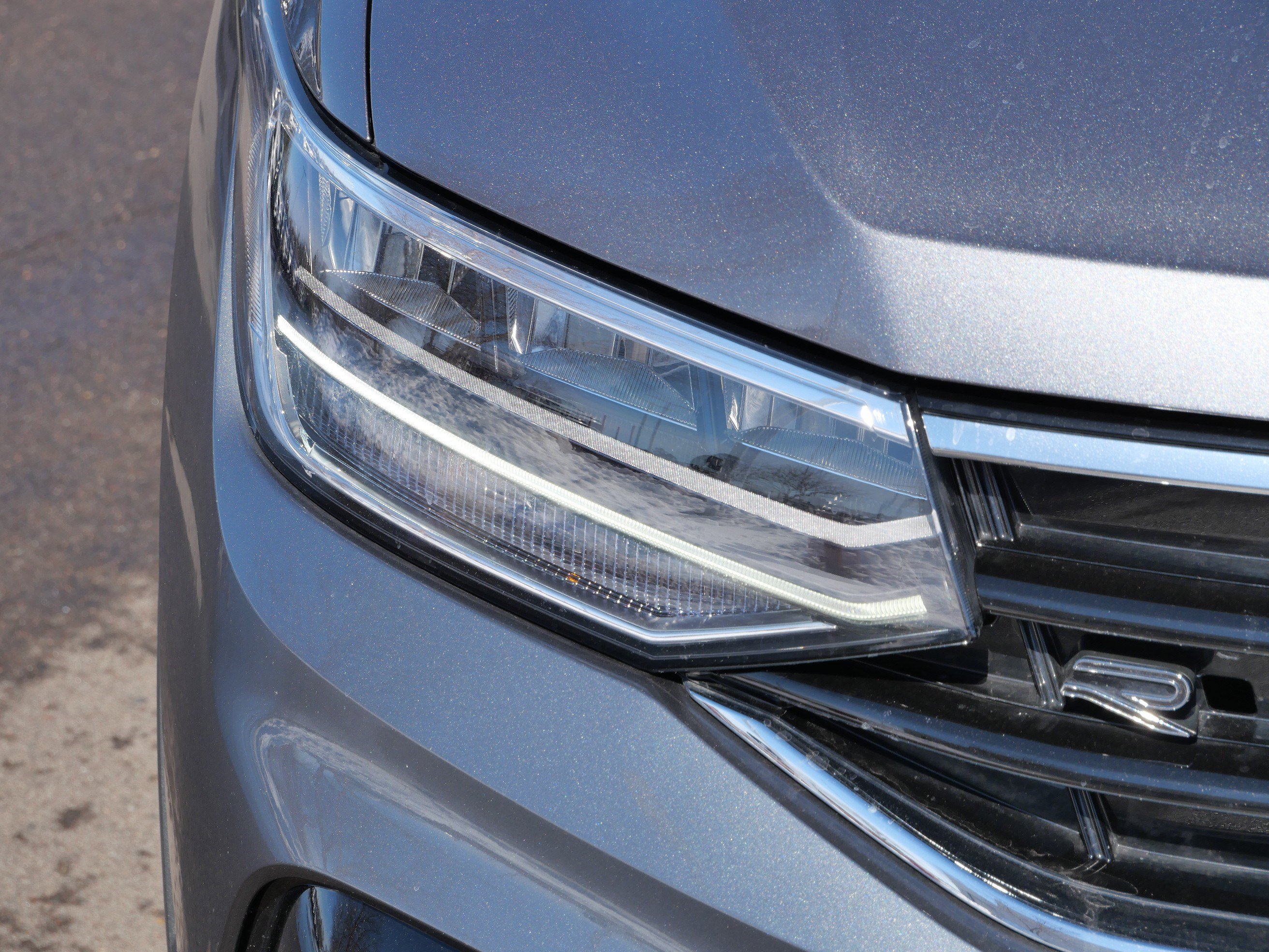 Certified 2023 Volkswagen Tiguan SE R-Line image 16