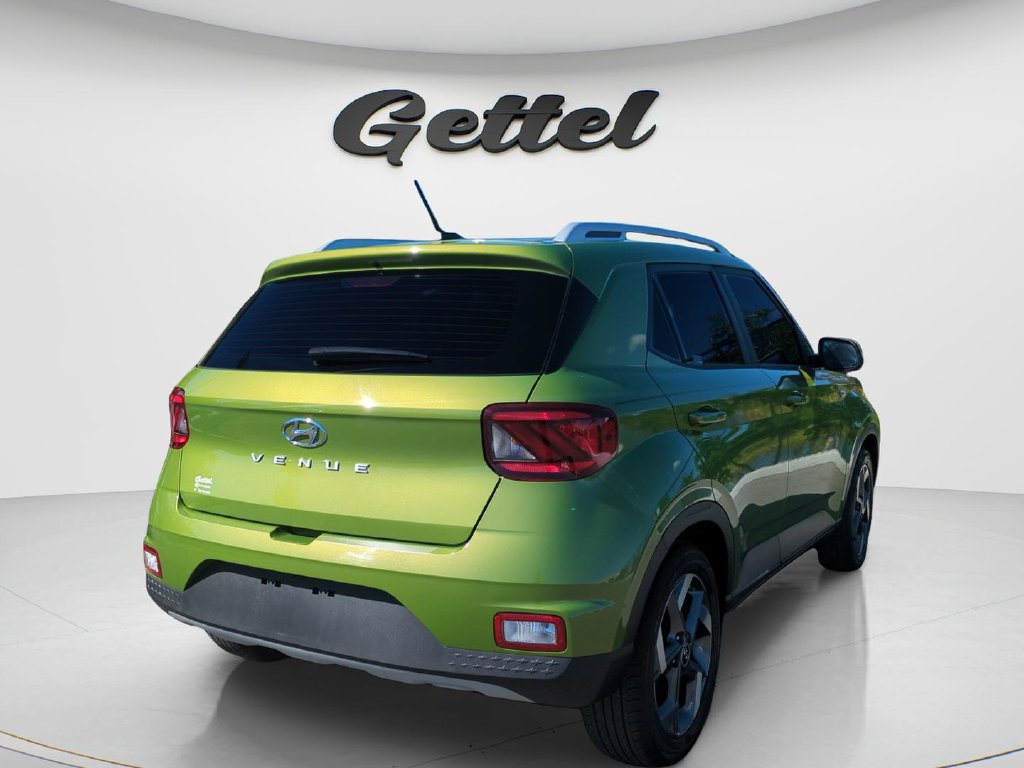 Certified 2024 Hyundai Venue SEL FWD image 5