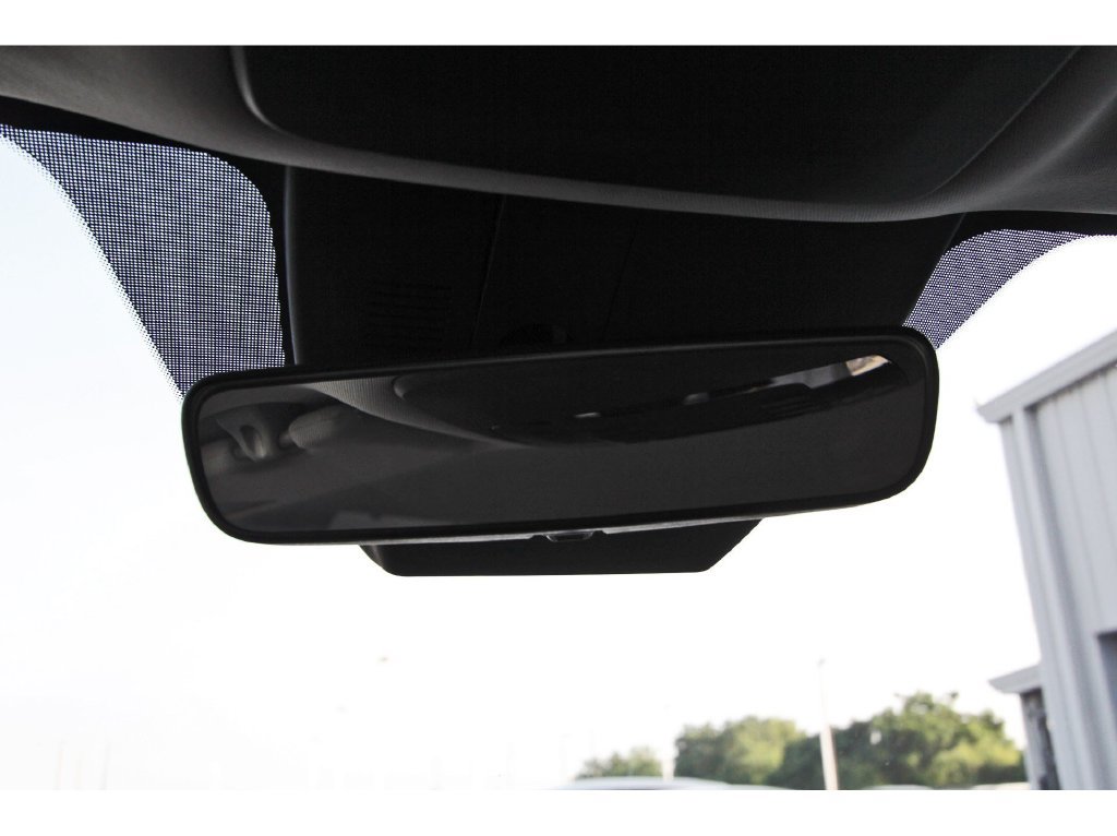Used 2022 Kia Carnival EX FWD image 26