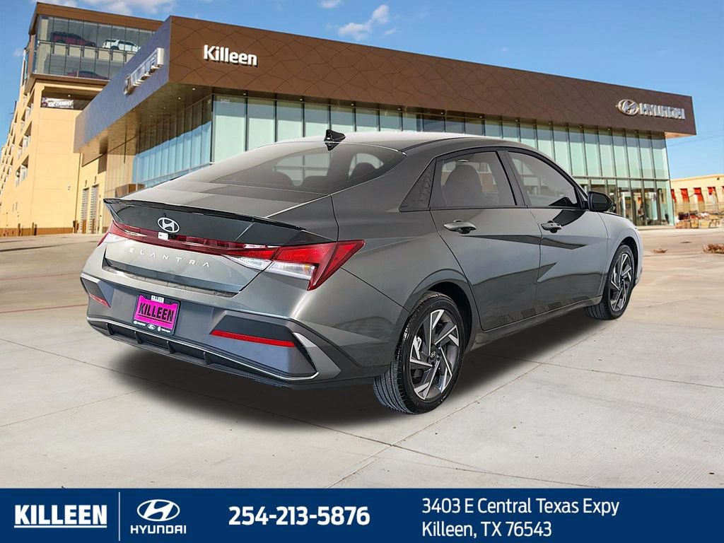 Used 2025 Hyundai Elantra Sport FWD image 9