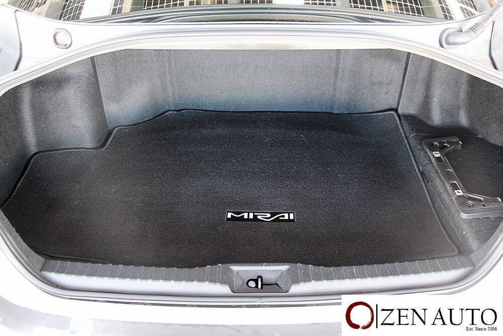 Used 2022 Toyota Mirai w/ Advanced Technology Package RWD image 33