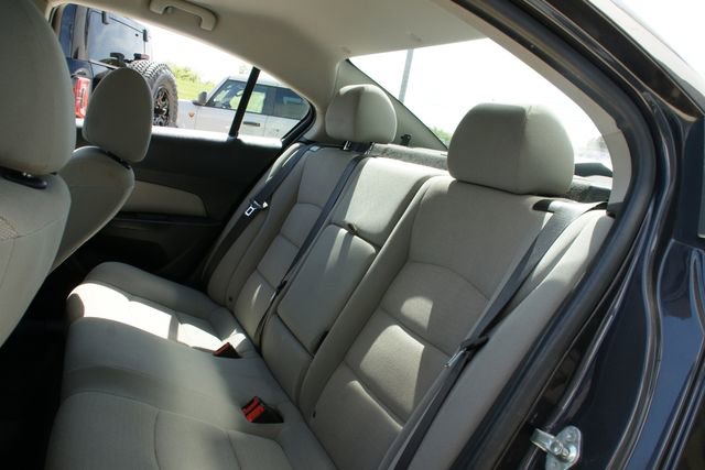 Used 2015 Chevrolet Cruze LT FWD image 21