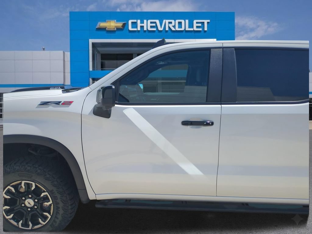 Used 2023 Chevrolet Silverado 1500 ZR2 w/ Technology Package AWD/4WD image 13