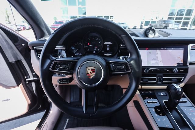 Used 2022 Porsche Macan AWD/4WD image 39