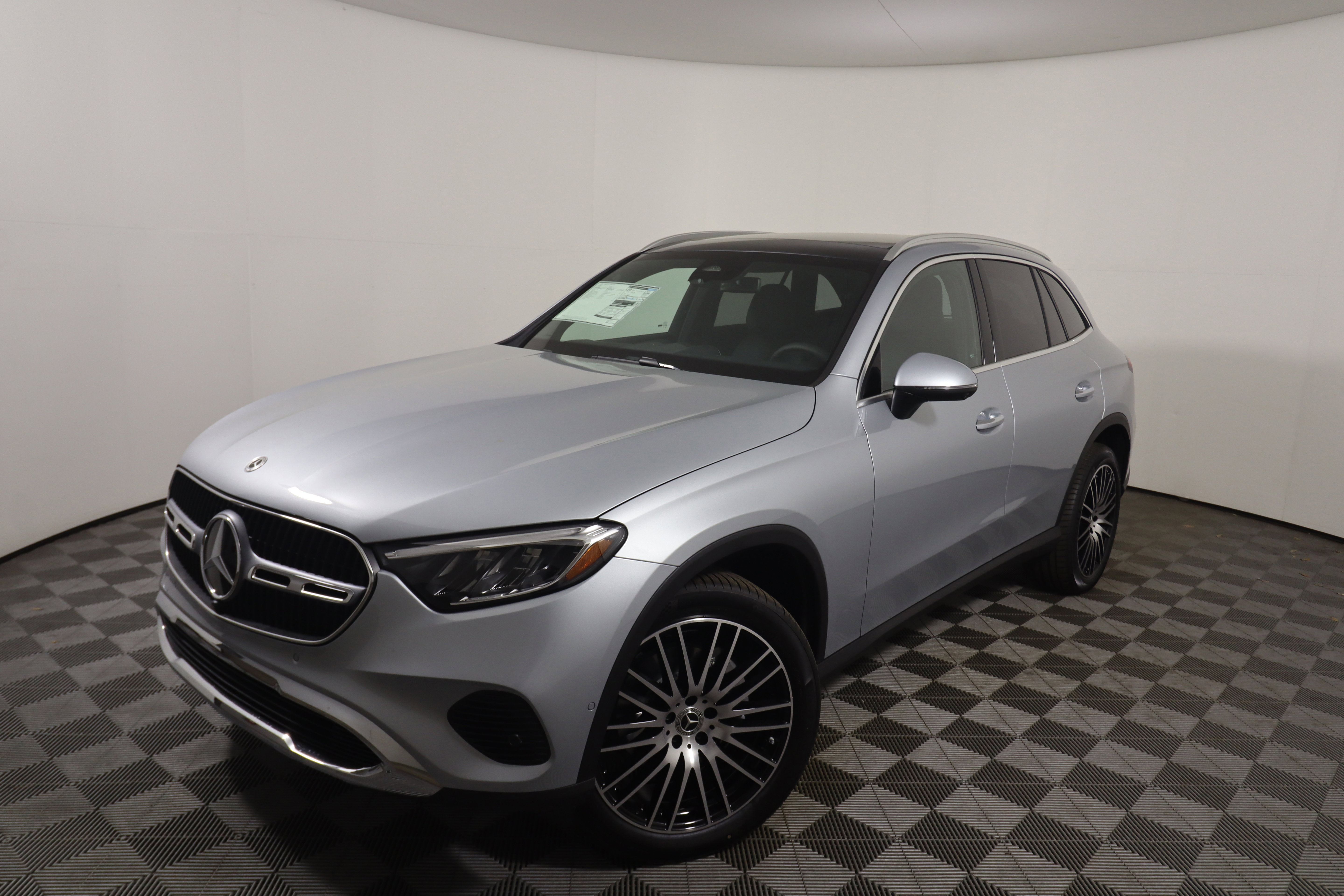 New 2026 Mercedes-Benz GLC 300 image 1