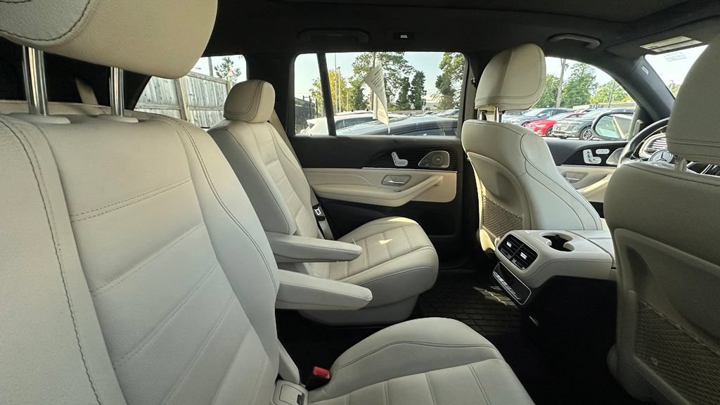 Used 2024 Mercedes-Benz GLS 450 4MATIC image 8