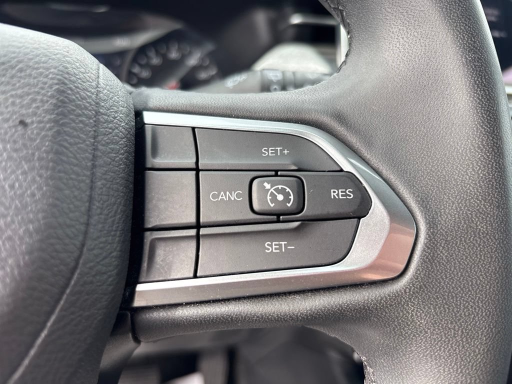 Used 2024 Jeep Compass Latitude AWD/4WD image 21