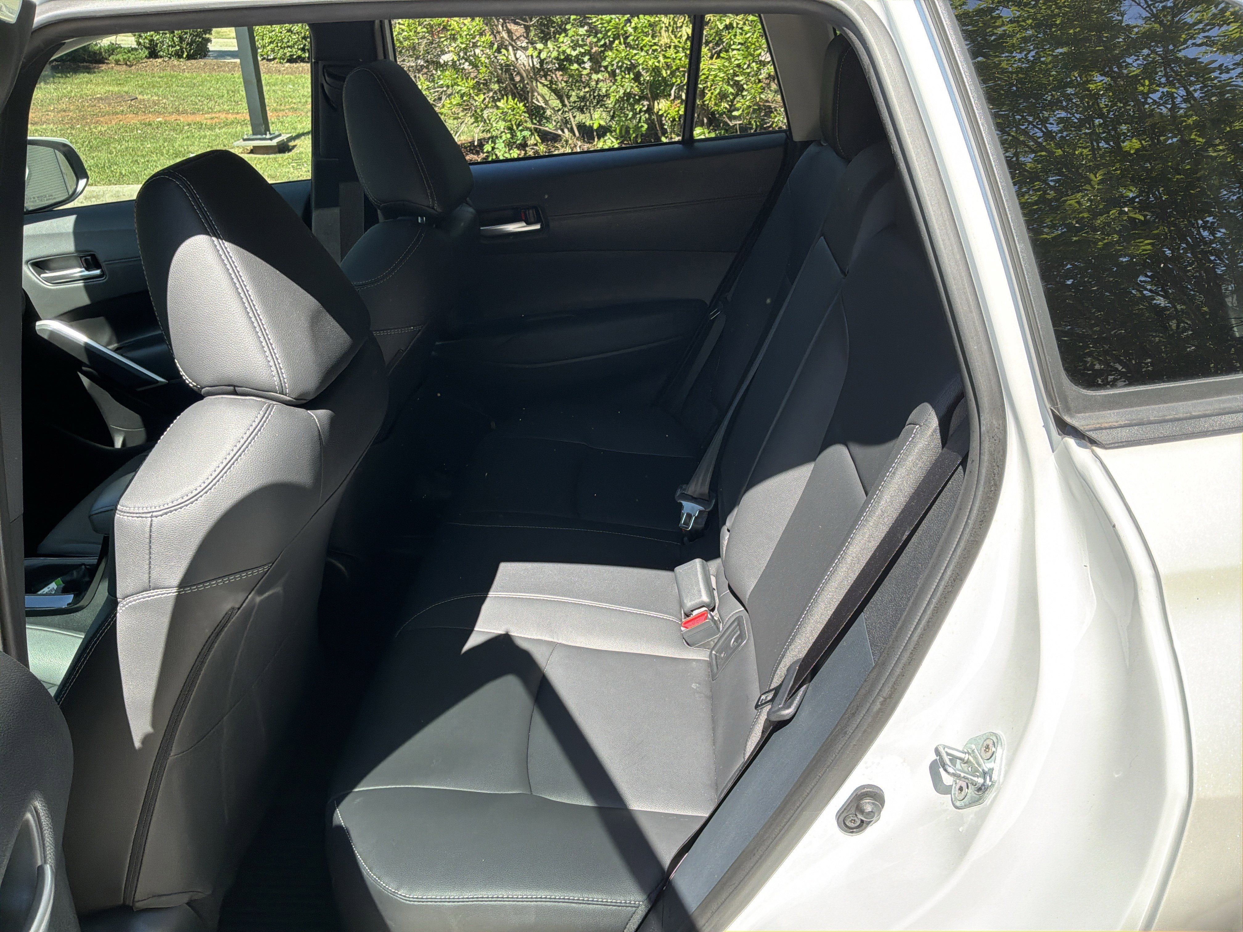 Used 2023 Toyota Corolla Cross XLE w/ Convenience Package FWD image 31