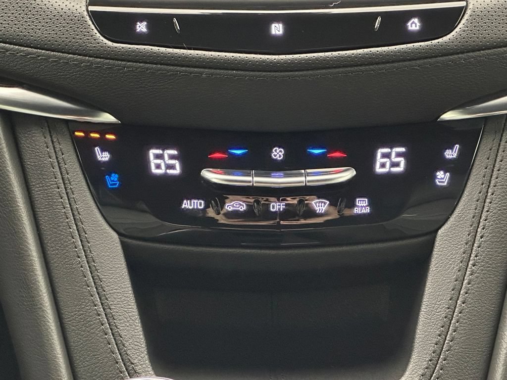 Used 2020 Cadillac XT5 Premium Luxury AWD/4WD image 26
