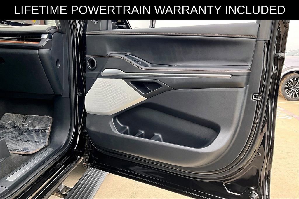 Used 2025 Lincoln Navigator L Black Label image 24