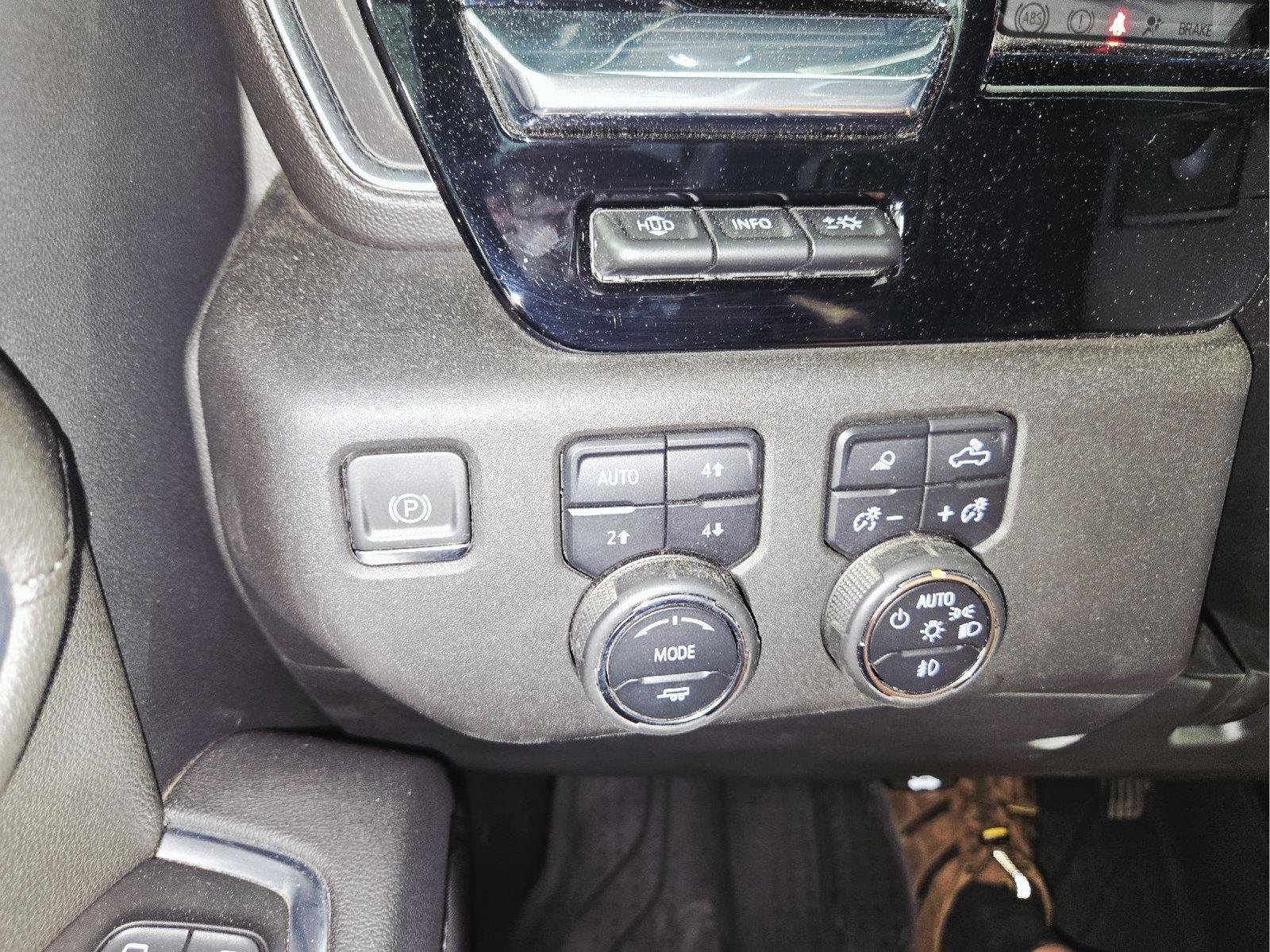 Used 2024 Chevrolet Silverado 3500 High Country w/ Technology Package AWD/4WD image 18