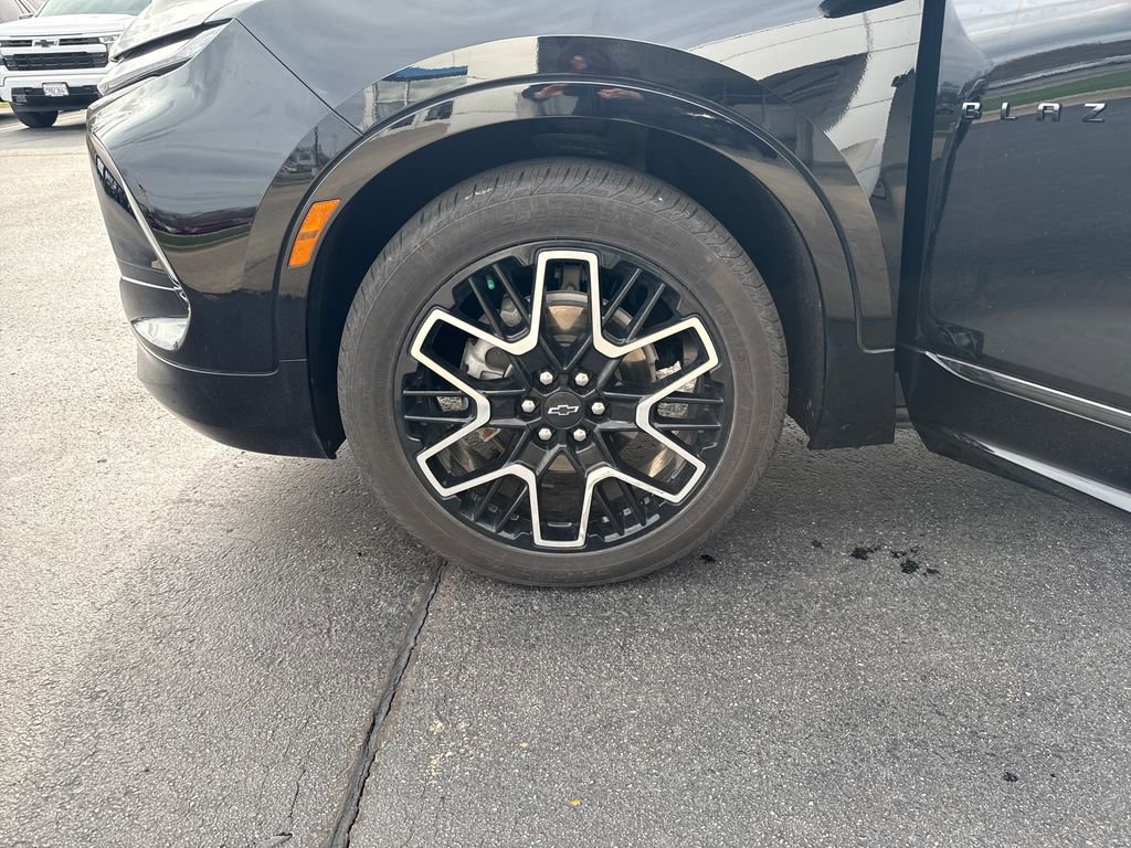 Certified 2024 Chevrolet Blazer RS w/ Driver Confidence II Package image 34