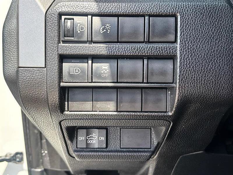 Used 2024 Toyota Tacoma SR5 AWD/4WD image 19
