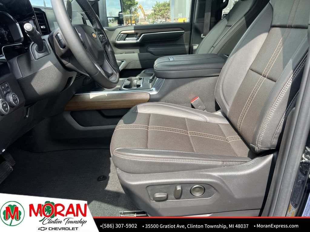 Certified 2026 Chevrolet Silverado 3500 High Country w/ Technology Package AWD/4WD image 20