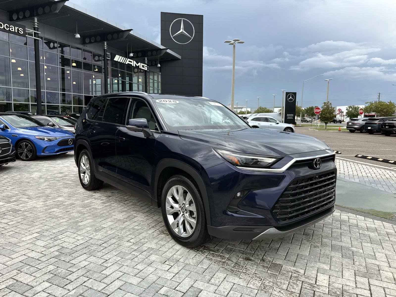 Used 2025 Toyota Grand Highlander AWD image 7
