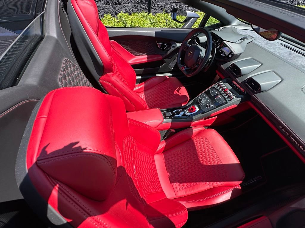 Used 2016 Lamborghini Huracan LP 610-4 AWD/4WD image 39