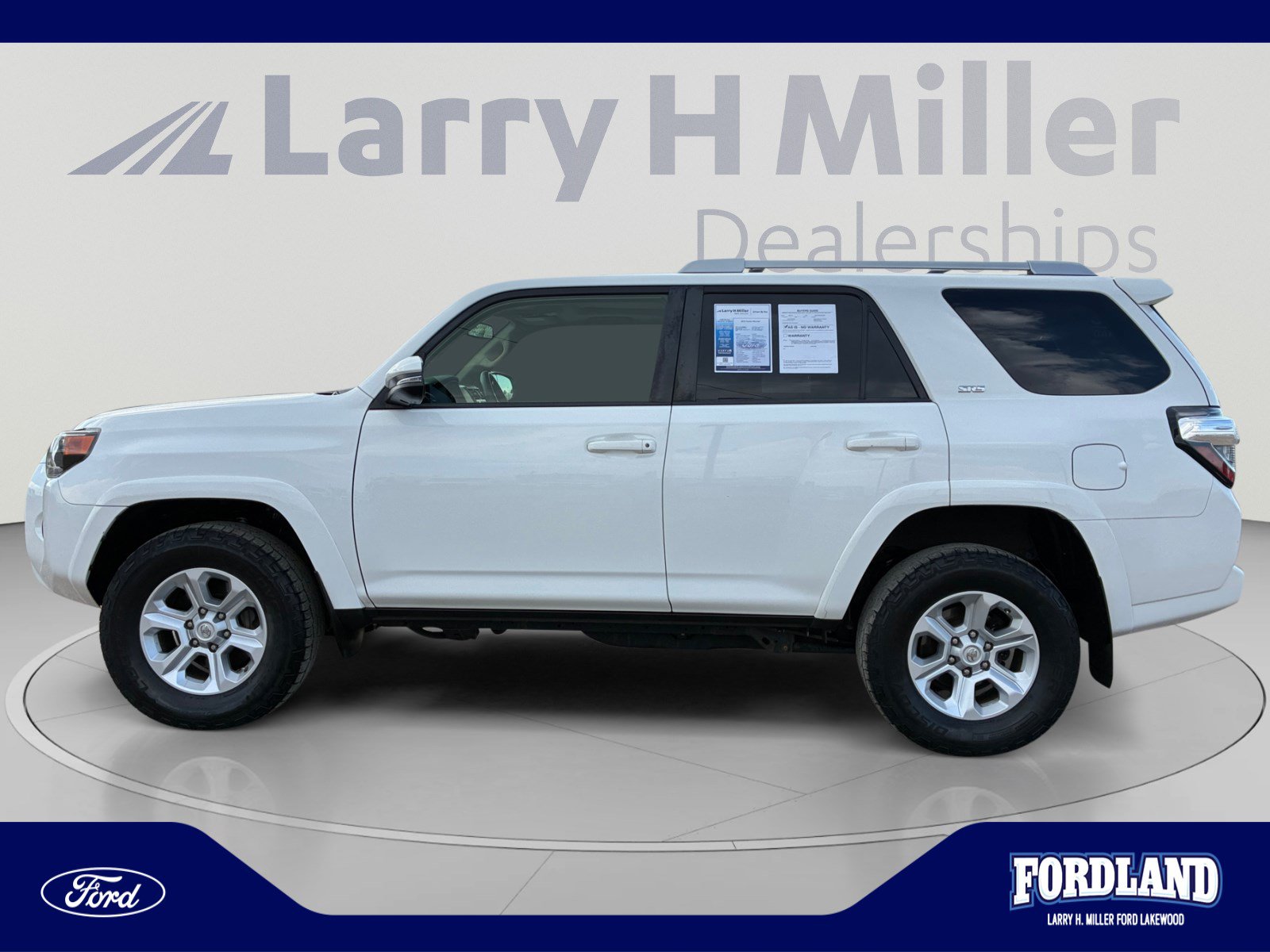 Used 2018 Toyota 4Runner SR5 Premium AWD/4WD image 2