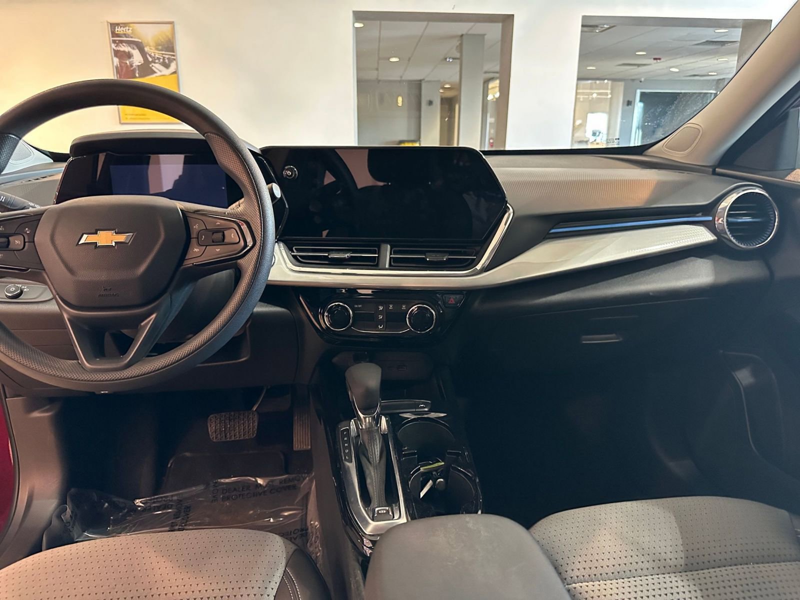 Used 2025 Chevrolet Trax LT FWD image 34