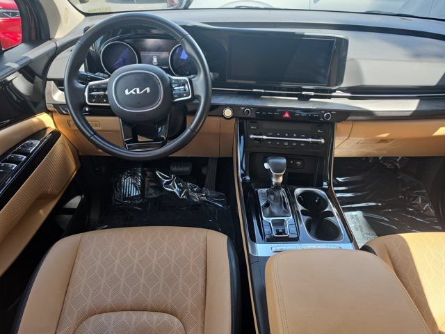 Used 2024 Kia Carnival EX FWD image 11
