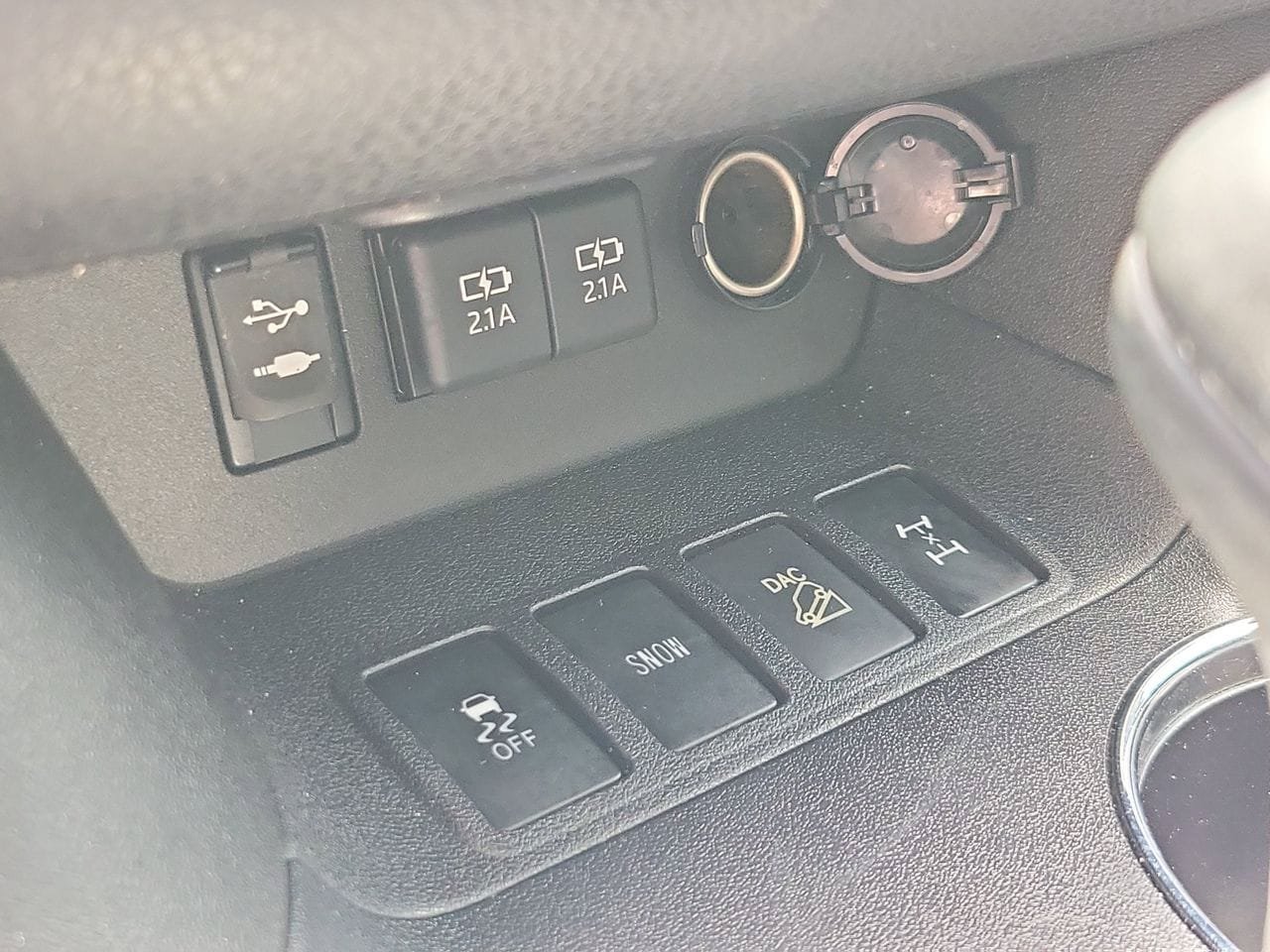 Used 2019 Toyota Highlander Limited AWD/4WD image 28