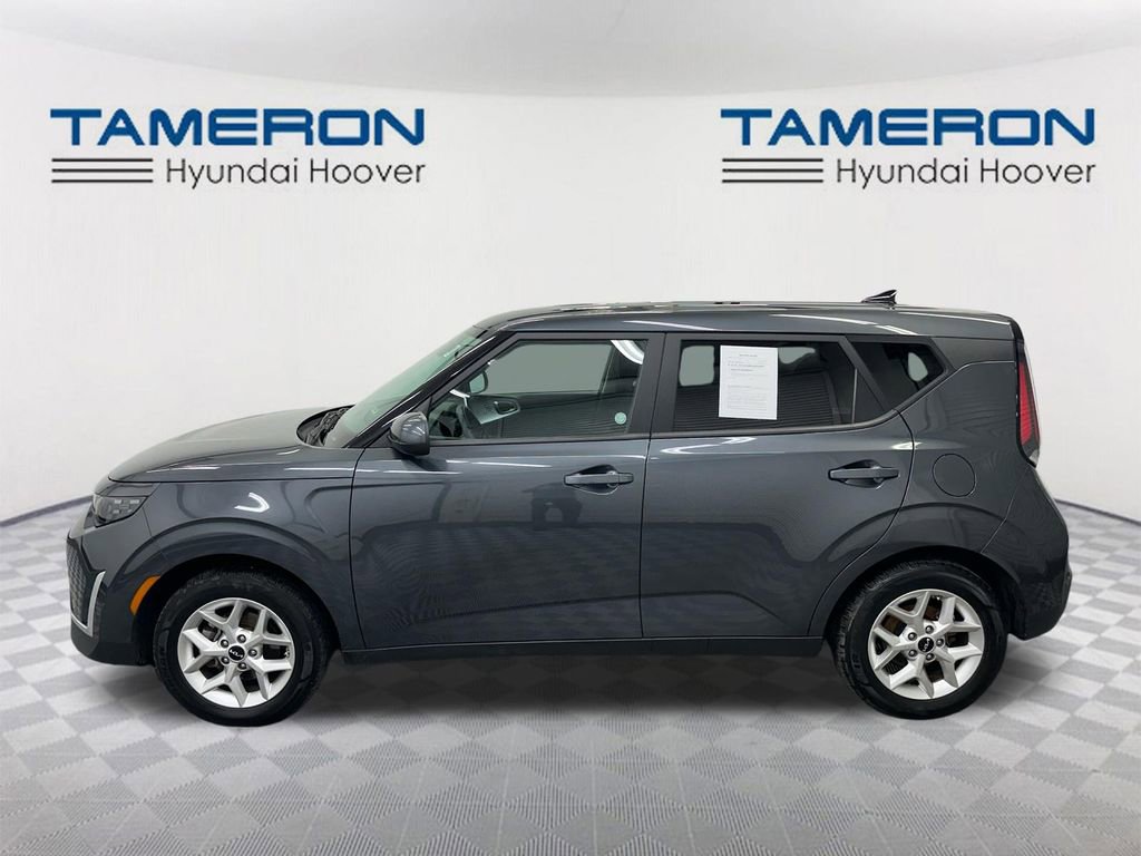 Used 2024 Kia Soul LX w/ Option Group 015 FWD image 2