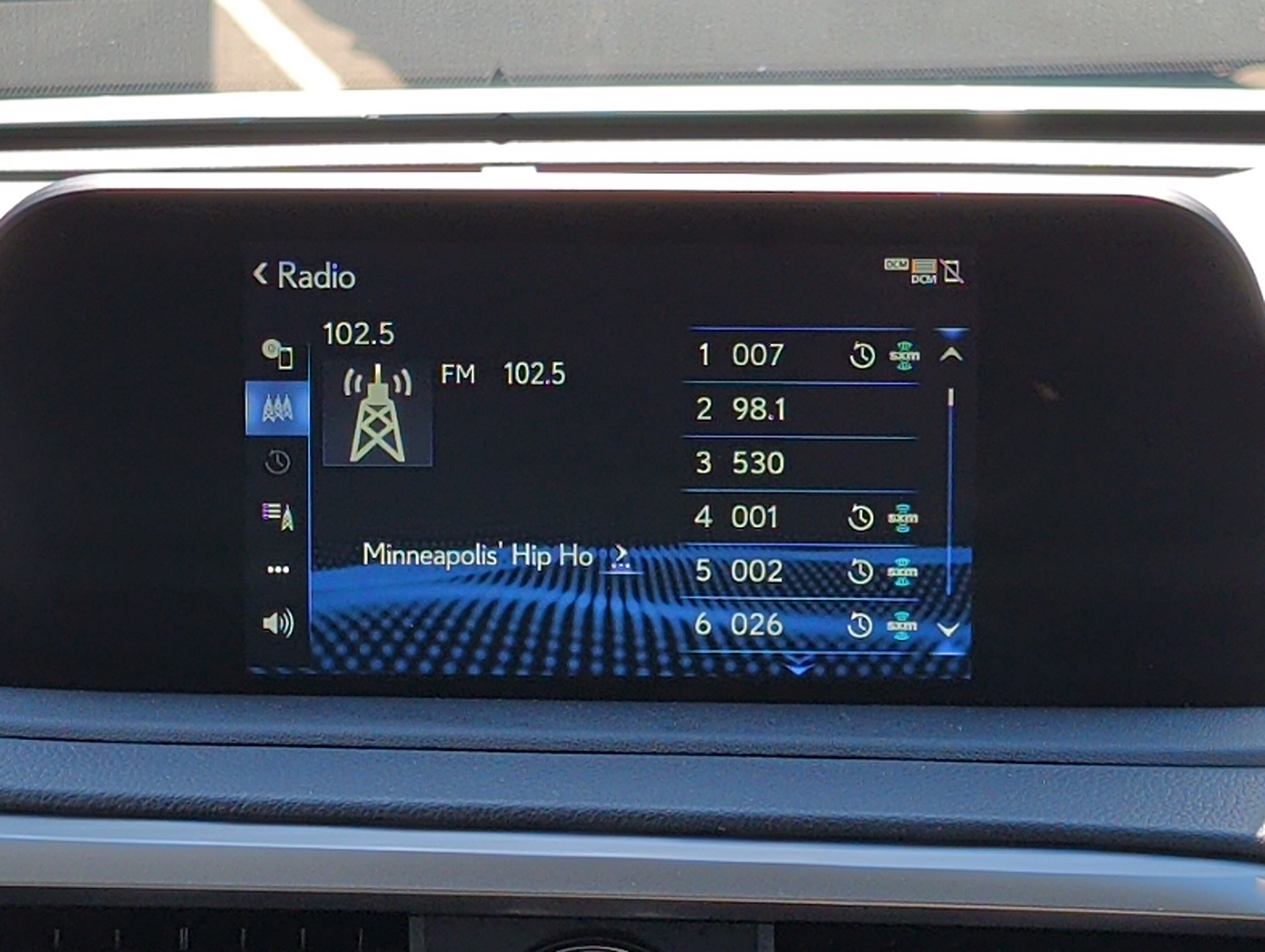 Used 2021 Lexus RX 450h AWD w/ Premium Package image 23